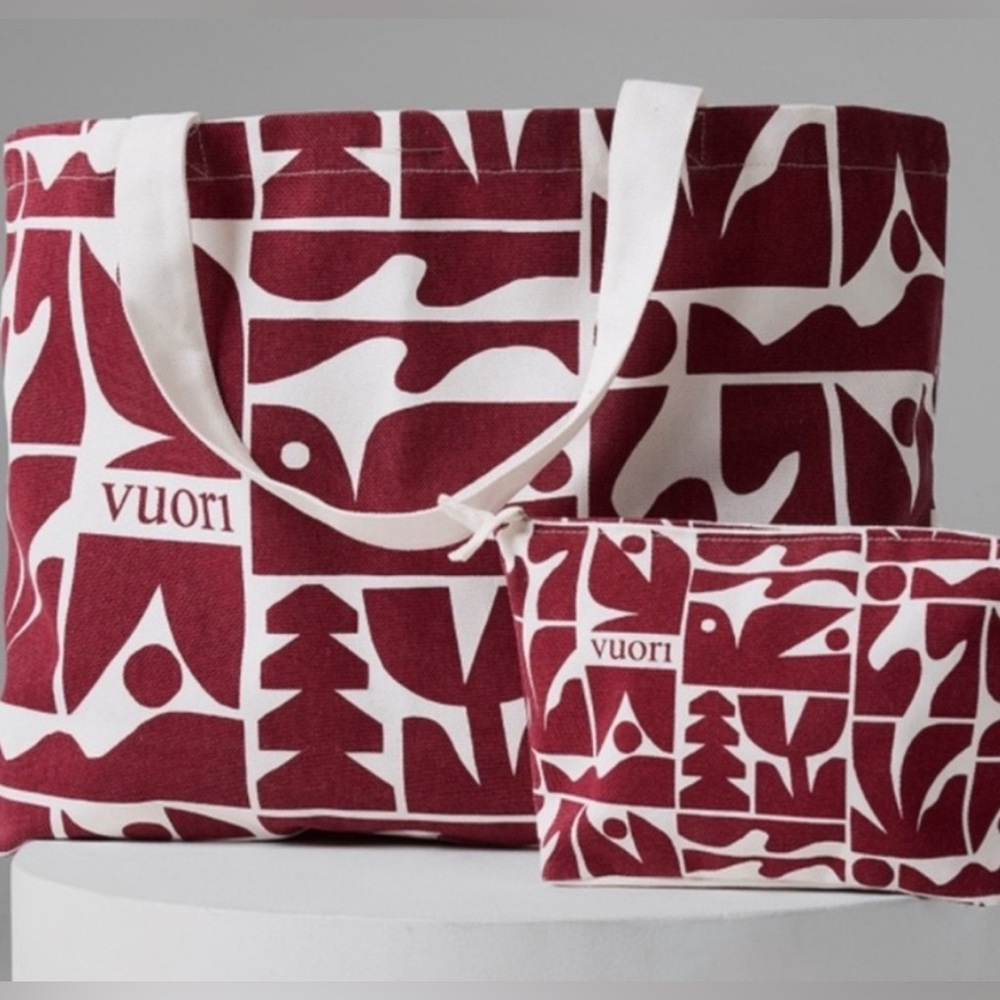NWT Set: Vuori Limited Edition Holiday 2025 Tote & Toiletry Bag Strawberry